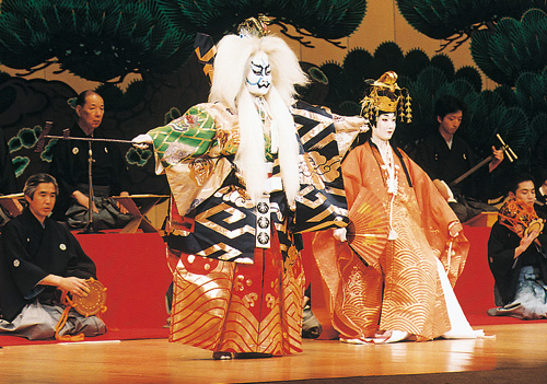 長唄「竹生島」　二代目 藤間勘菊（中央）