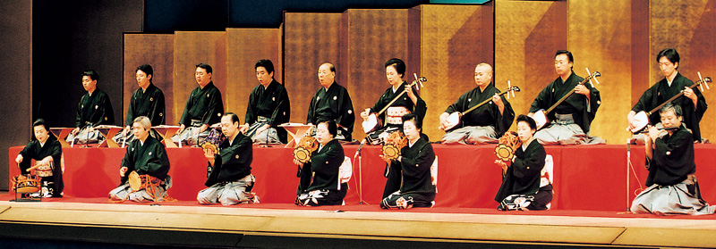 長唄「石橋」　杵屋喜澄（後列右から4人目）