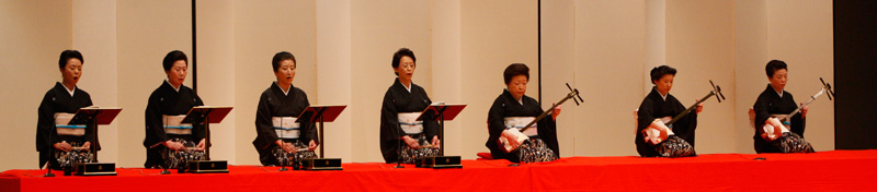 清元「神田祭」　清元梅光（中央）